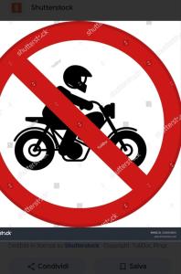 a prohibitory sign for a motorcyclist riding a motorcycle at holiday home su Niberalzu in Monti