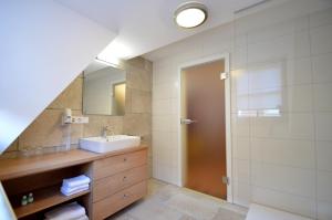 Kúpeľňa v ubytovaní BAUER Gästezimmer