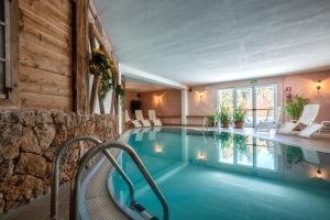 Bazén v ubytování Hotel Canada nebo v jeho okolí