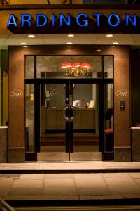 Ardington Hotel大厅或接待区