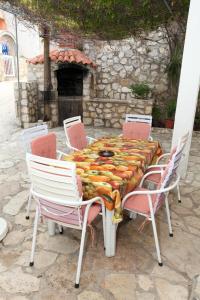 Ein Patio oder anderer Außenbereich in der Unterkunft Apartments Salis