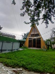 Malisa tesisinin dışında bir bahçe +4 fotoğraf