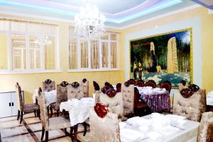 Restaurace v ubytování Shohkand Hotel