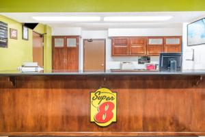 Kuchyň nebo kuchyňský kout v ubytování Super 8 by Wyndham Harlingen TX