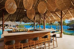 Bassenget på eller i nærheten av Secrets Papagayo All Inclusive - Adults Only