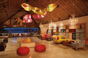 Et sittehjørne på Secrets Papagayo All Inclusive - Adults Only