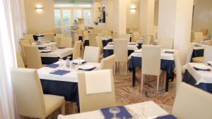 Εστιατόριο ή άλλο μέρος για φαγητό στο Family Hotel Antibes -50m dal mare -