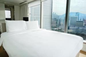 Gallery image of Twenty One Whitfield in Hong Kong