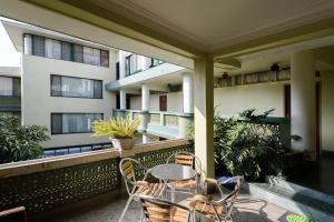 Rõdu või terrass majutusasutuses Dondrub Guest House