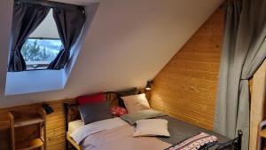 Gallery image of Domek w górach z jacuzzi in Nowica
