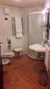 Ванна кімната в Hotel La Cantina
