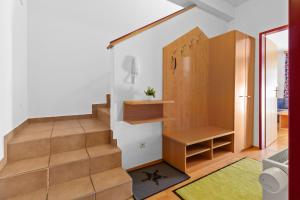 Gallery image of DAS BURGENNEST Chalet 2 - Familienchalet mit 2 Schlafzimmern - zu Fuß zur Sonnentherme in Lutzmannsburg
