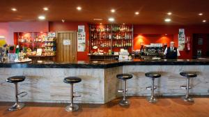 The lounge or bar area at Hotel Natura Park