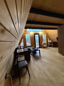 Gallery image of Pine & Sea Villas in Maltakva