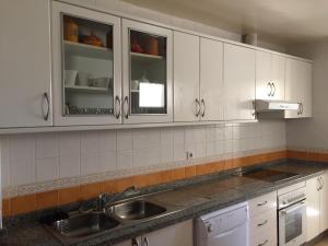 Kuchyň nebo kuchyňský kout v ubytování Appartement Saidia Méditerranée