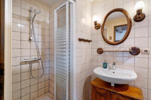 a bathroom with a sink and a shower at B&B La Demoiselle in Aignay-le-Duc +46 photos