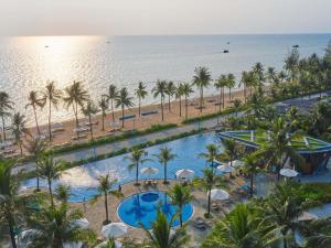 an aerial view of the beach and pool at the resort at Novotel Phu Quoc Resort in Phú Quốc