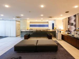 a large living room with aasteryasteryasteryasteryasteryasteryasteryasteryasteryastery at KOKO HOTEL Yokohama Tsurumi in Yokohama
