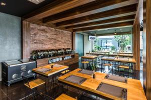 Cresco Hotel Buriram的休息区