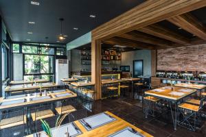 Cresco Hotel Buriram餐厅或其他用餐的地方