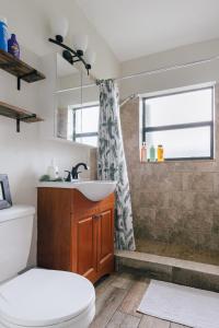 a bathroom with a sink and a shower at Studio in Pompano Beach two blocks from the Ocean in Pompano Beach +27 photos