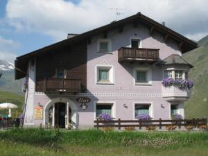 Nespecifikovaný výhled na hory nebo výhled na hory při pohledu z bed and breakfast