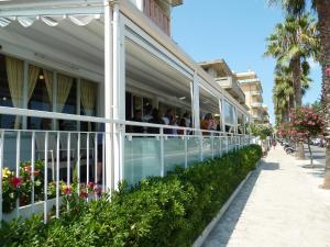 Foto dalla galleria di Albergo Girasole Frontemare a San Benedetto del Tronto