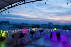 Fotografie z fotogalerie ubytování Hotel Prince Gardens v destinaci Kójamputtúr