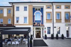 Budova, kde se hotel nachází