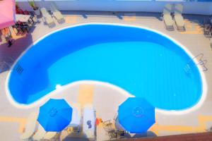 Bassein majutusasutuses Louvre Hotel või selle lähedal