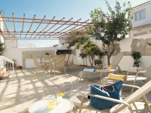 En balkon eller terrasse på Villas Ithaca Protaras