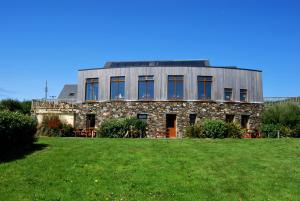 Gallery image of Dolphin Hotel in Inishbofin