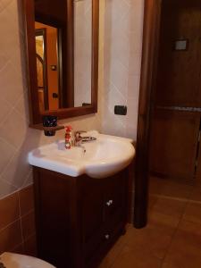 Ett badrum på Le Chalet del Pollino