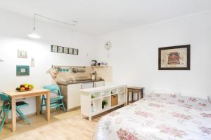Kuchyňa alebo kuchynka v ubytovaní Apartment Roza