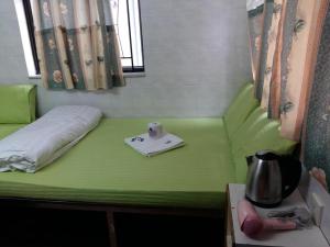 Fotografie z fotogalerie ubytování New Yan Yan Guest House reception 9th floor Flat E4 E6 v Hong Kongu