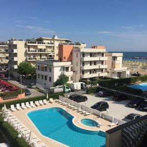 Bazén v ubytování Park Hotel Serena nebo v jeho okolí