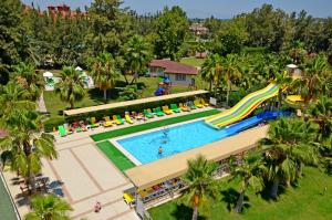 Bazén v ubytování Club Sidelya Hotel nebo v jeho okolí