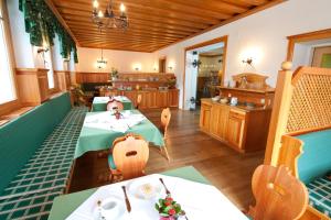 Reštaurácia alebo iné gastronomické zariadenie v ubytovaní mühlbacher - inklusive kostenfreiem Eintritt in die Alpentherme