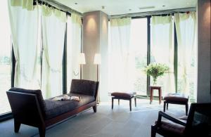 Seating area sa Cosmo Hotel Torri