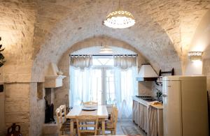 A kitchen or kitchenette at Il Carpino