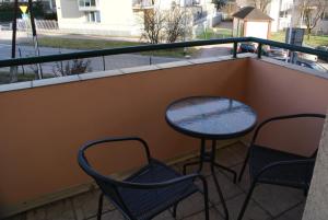 Un balcon sau o terasă la Friendly Apartments - Krakow