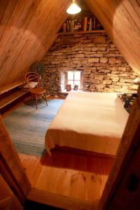Postel nebo postele na pokoji v ubytování Metsara B & B