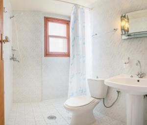 Koupelna v ubytování Yiannis Ηotel