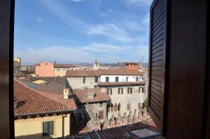 Nespecifikovaný výhled na destinaci Verona nebo výhled na město při pohledu z penzionu