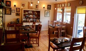 Restoran või mõni muu söögikoht majutusasutuses The Old Anchor B&B Annascaul