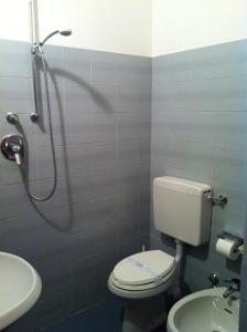 Hotel Rosapineta - Adults Only tesisinde bir banyo