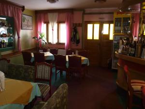 Restaurant o un lloc per menjar a Guesthouse Ukus Durmitora
