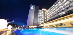 Bazén v ubytování Hotel Whistlelark Jeju nebo v jeho okolí
