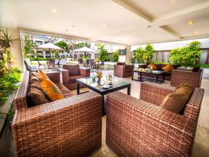 Posezení v ubytování Aston Kuta Hotel and Residence