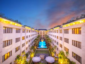 Bazén v ubytování Aston Kuta Hotel and Residence nebo v jeho okolí